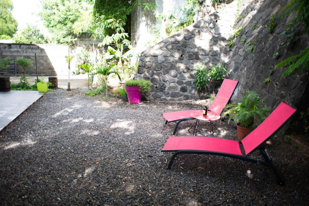 Le Bambou T3 Centre Ville Sainte Clotilde Rez De Jardin Bois de Nefles  ภายนอก รูปภาพ